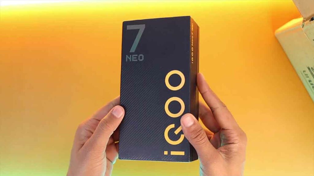 iQOO Neo 7 5G India Retail Box