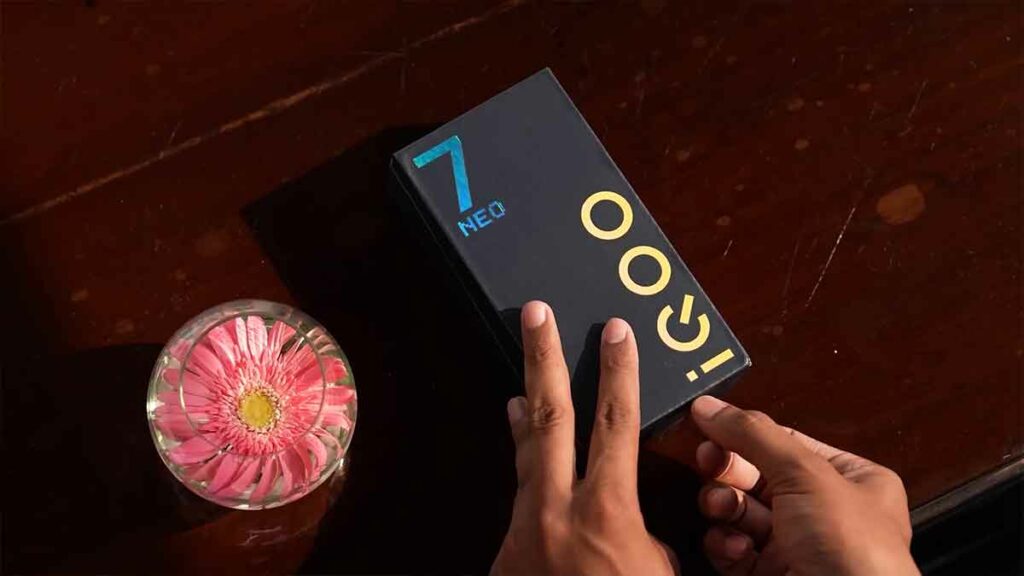 IQOO Neo 7 Pro Retail Box