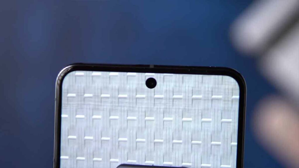 Closer Look at Google Pixel 8 Pro Punch Hole Notch