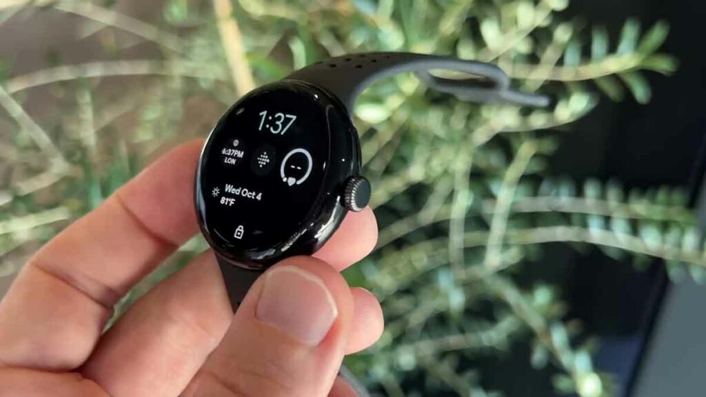 Closer look at sides of Google Pixel Watch 2