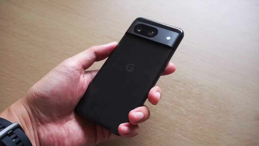 Google Pixel 8 obsidian color variant